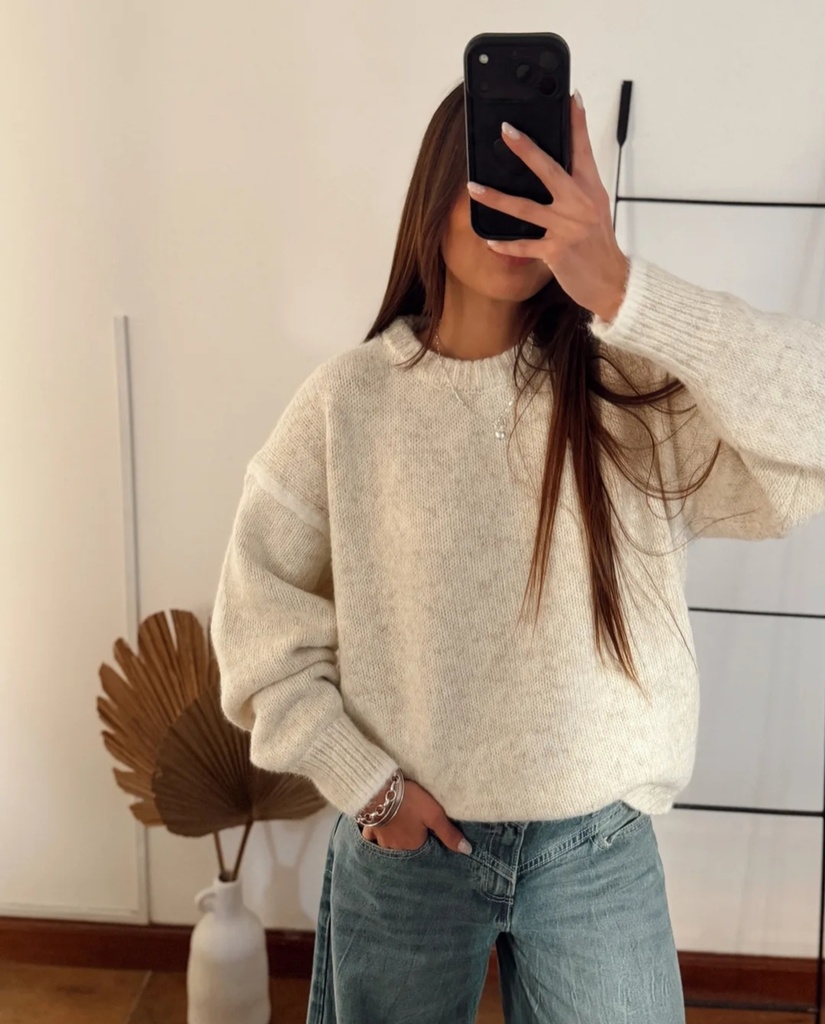 Buzo lana oversize con bordes blancos
