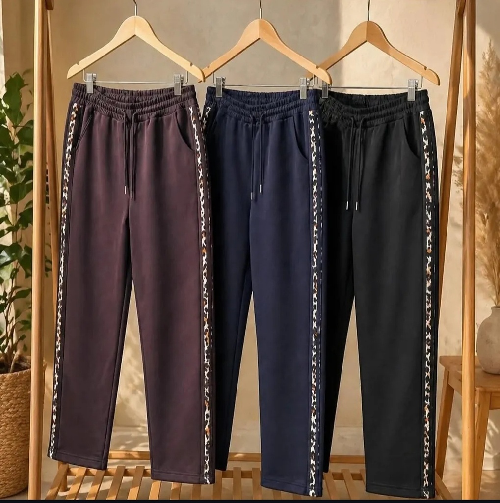 Pantalón jogins print con felpa